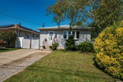 103 Claremont Avenue, House other with 3 bedrooms, 1 bathrooms and null parking in West Babylon NY | Image 3