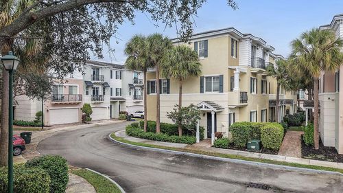 560-560 Nw 39th Cir, Boca Raton, FL, 33431-5742 | Card Image