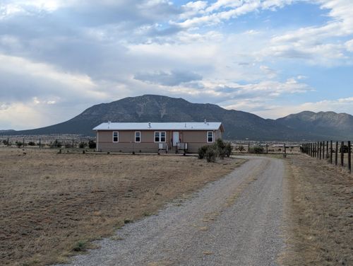 5 Northland Ct W, Edgewood, NM, 87015-9008 | Card Image