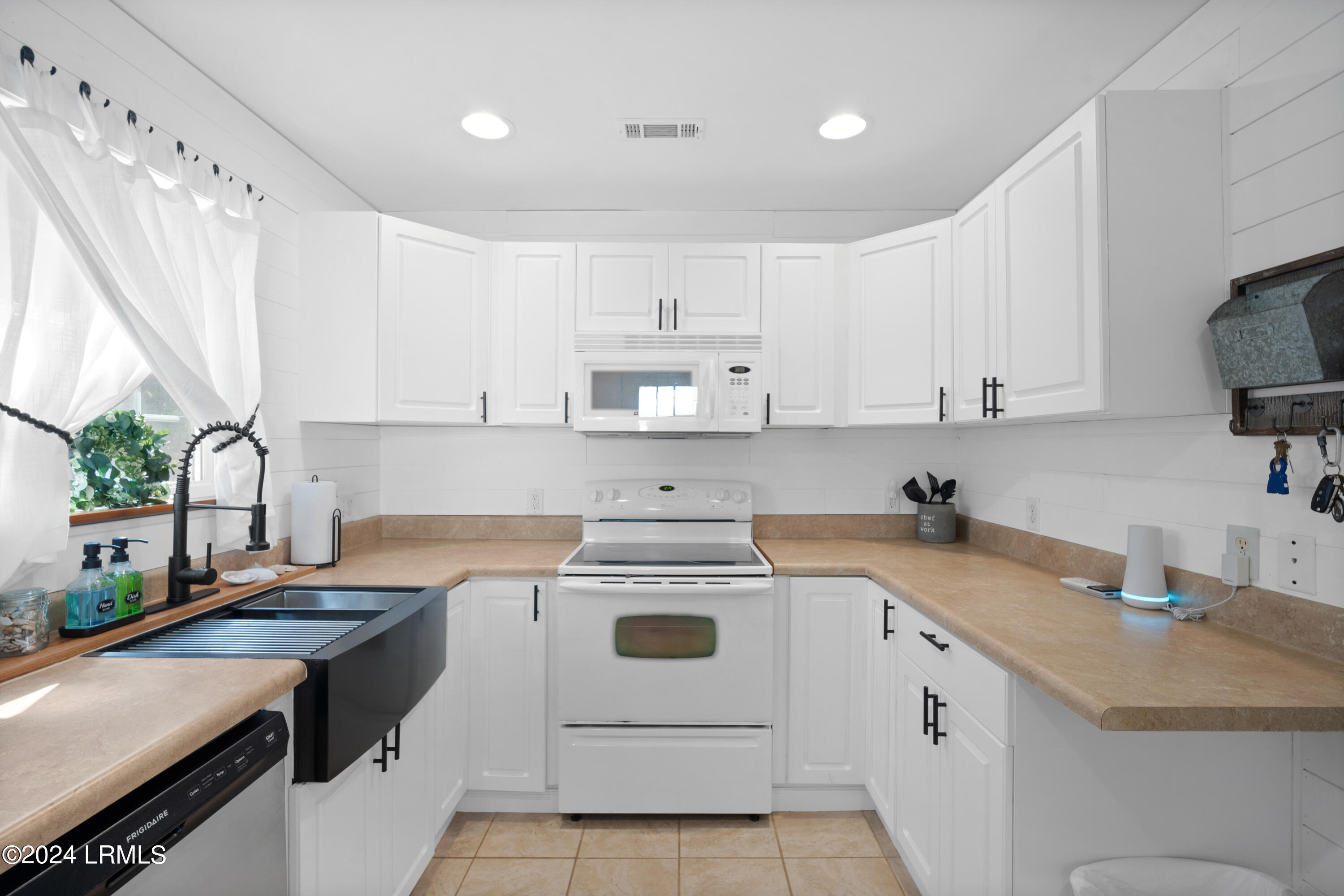Williams St, Beaufort, SC 29902