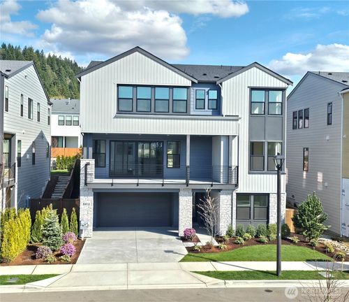 8517 137th Ave Se, Newcastle, WA, 98059-3492 | Card Image