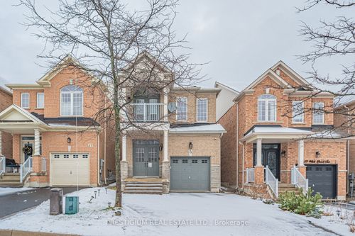 25 White Beach Cres, Maple, ON, L6A4K6 | Card Image