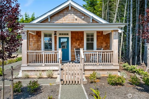 24 Switchback Ln, Pacific Beach, WA, 98571 | Card Image
