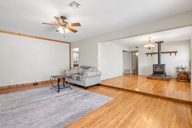 64 Quail Run, Home with 4 bedrooms, 2 bathrooms and 1 parking in Harper TX | Image 5