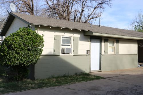 b-2429 23rd St, Lubbock, TX, 79411-1058 | Card Image