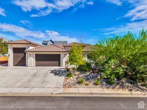 1720 Lava Cove Dr, Santa Clara, UT, 84765-1215 | Card Image