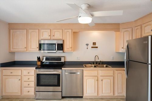 apt-9-16 George St, Attleboro, MA, 02703-3147 | Card Image