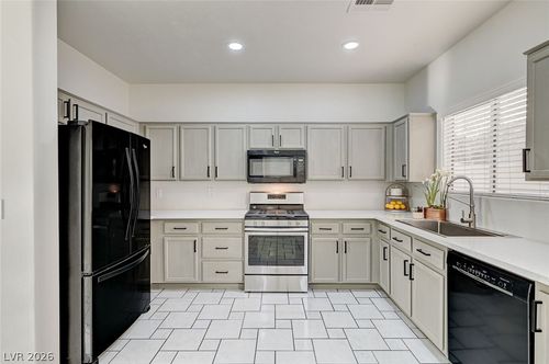 8062 Imperial Treasure St, Las Vegas, NV, 89139-6240 | Card Image