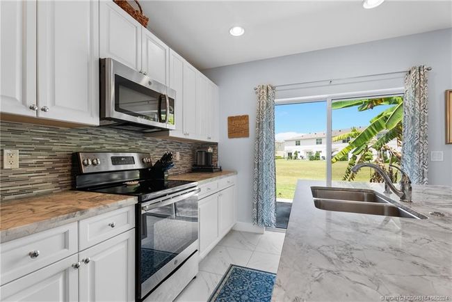 2810 Nw Treviso Cir, Townhouse with 3 bedrooms, 3 bathrooms and 1 parking in Port Saint Lucie FL | Image 12
