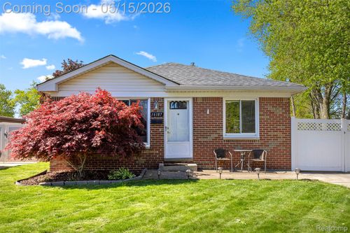 16187 Regina Ave, Allen Park, MI, 48101-1945 | Card Image