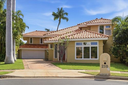 210 E Ikea Moku Pl, Kihei, HI, 96753-7730 | Card Image