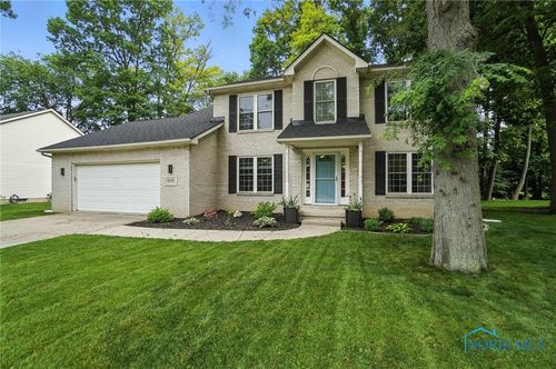 8076 Bridgehampton Dr, Waterville, OH, 43566-9607 | Card Image