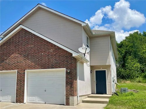18502 E 3rd Street Ct N, Independence, MO, 64056-1597 | Card Image