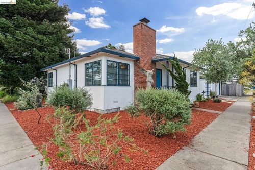 998 30th St, Richmond, CA, 94804-1738 | Card Image