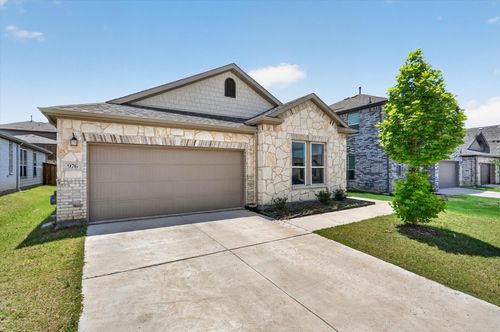 976 Brock Dr, Aubrey, TX, 76227-3335 | Card Image