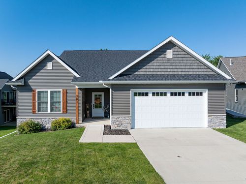 781 Bluestem Ct, Blue Grass, IA, 52726-1202 | Card Image