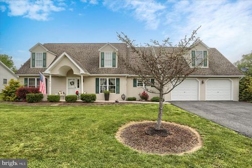 300 Barnett St, New Bloomfield, PA, 17068-9653 | Card Image