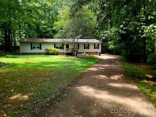 121 Sylvan Dr, Statesville, NC, 28677-1733 | Card Image