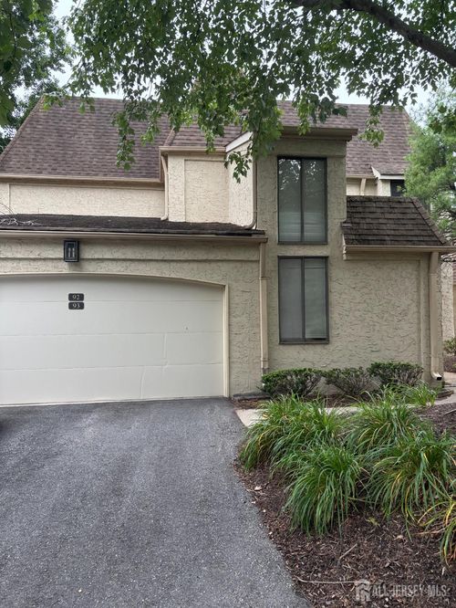 92 Gate House Ln, Edison, NJ, 08820-4011 | Card Image