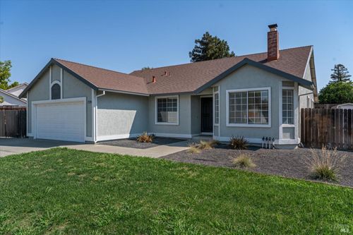 729 Madonna Dr, Suisun City, CA, 94585-3221 | Card Image
