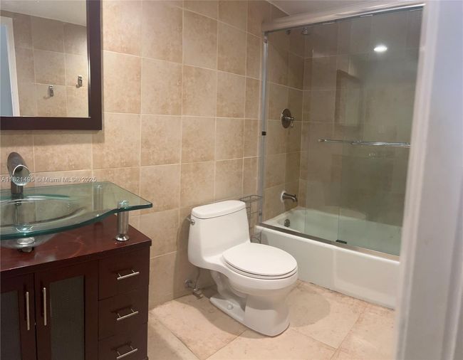 APT-207 - 19390 Collins Ave, Condo with 2 bedrooms, 2 bathrooms and null parking in Sunny Isles Beach FL | Image 43