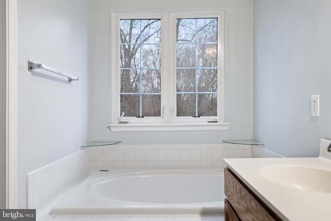 2568 Sylvan Moor Ln, Townhouse with 3 bedrooms, 4 bathrooms and null parking in WOODBRIDGE VA | Image 16