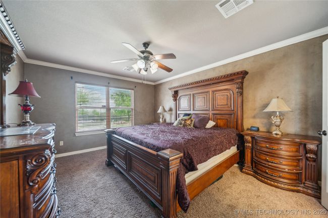 Primary bedroom with en-suite bath, 1st level | Image 12