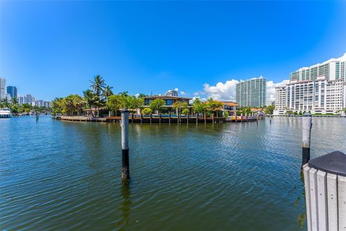 268 S Parkway, Golden Beach, FL, 33160-2219 | Card Image