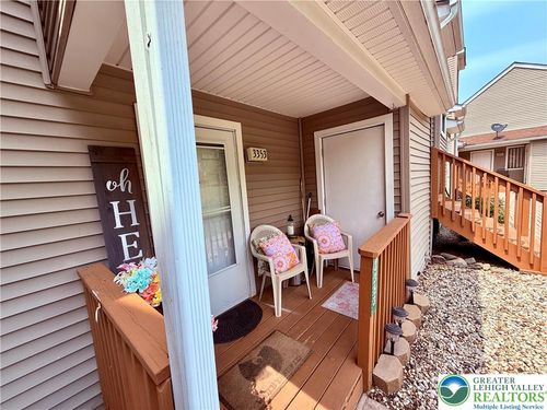 3353 Windermere Dr, Bushkill, PA, 18324-6924 | Card Image