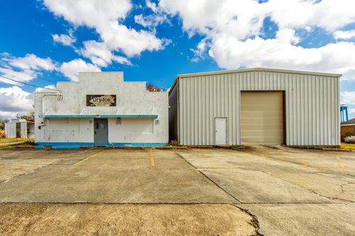 415 & 417 Levron St, Houma, LA, 70360-4311 | Card Image