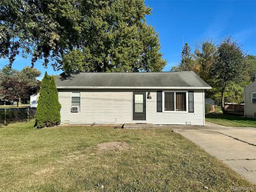 2146 N Center Rd, Burton, MI, 48509-1070 | Card Image