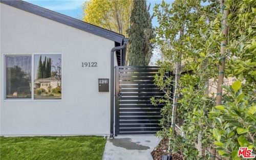 19122 Bessemer St, Tarzana, CA, 91335-6701 | Card Image