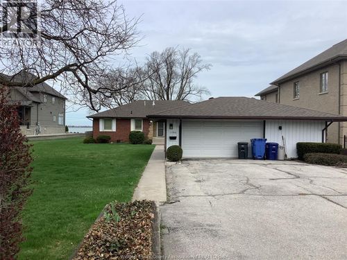 11506 Riverside Dr E, Windsor, ON, N8P1A4 | Card Image