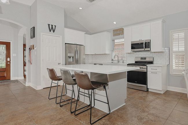 27519 Rebecca Field Ln, House other with 4 bedrooms, 2 bathrooms and 2 parking in Spring TX | Image 8