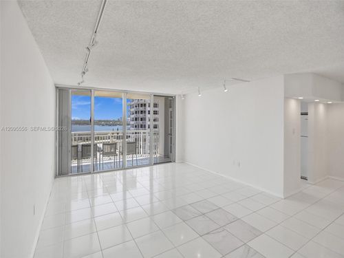 1701-18071 Biscayne Blvd, Aventura, FL, 33160 | Card Image