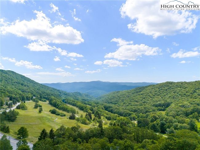 158 Longview Ct, House other with 2 bedrooms, 3 bathrooms and null parking in Seven Devils NC | Image 4