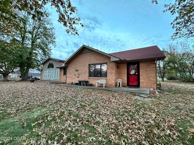 301 E Walnut Street, House other with 3 bedrooms, 1 bathrooms and null parking in Aurora MO | Image 2