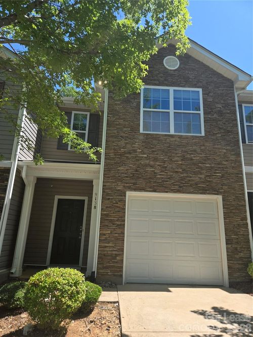 9138 Bradstreet Commons Way, Charlotte, NC, 28215-7323 | Card Image