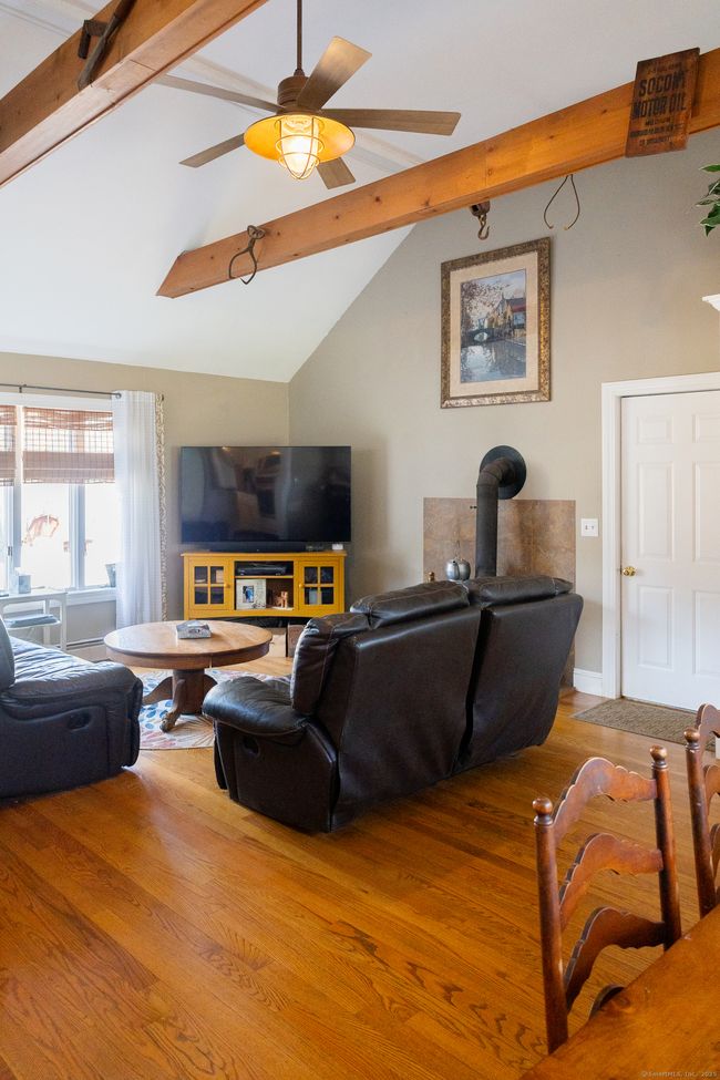 20 Maple Ave, House other with 3 bedrooms, 2 bathrooms and null parking in Broad Brook CT | Image 4