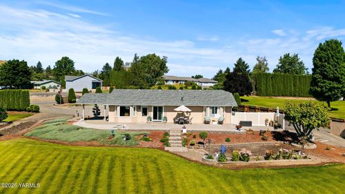 31 Faulkner Rd, Selah, WA, 98942-8855 | Card Image