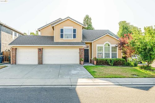 5425 Spur St, Riverbank, CA, 95367-9440 | Card Image