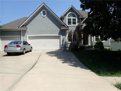 2924 Silverspur Rd, Lee's Summit, MO, 64081-2486 | Card Image