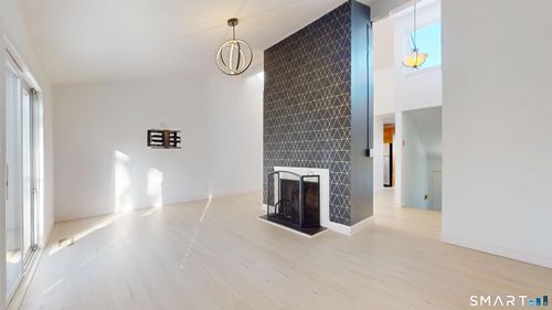 10-10 Glenview Dr, Cromwell, CT, 06416-2573 | Card Image