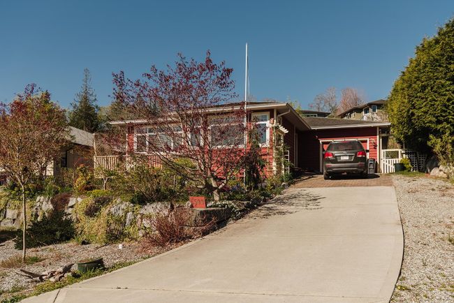 5599 Medusa Place, House other with 3 bedrooms, 2 bathrooms and 2 parking in Sechelt BC | Image 5