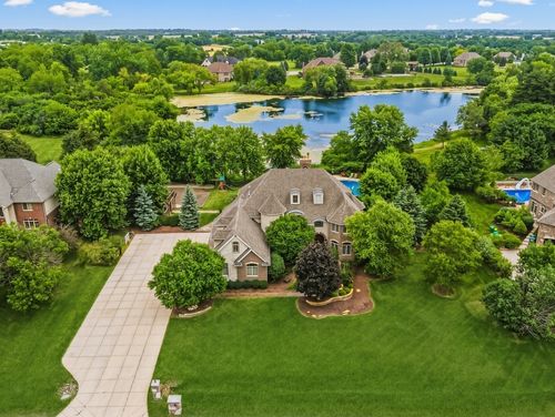 17949 S Crystal Lake Dr, Mokena, IL, 60448-8591 | Card Image