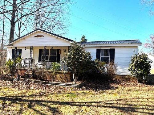 5530 Drake Road, Greensboro, NC, 27406 | Card Image