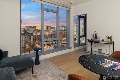 1612-800 Columbia St, Seattle, WA, 98104-2865 | Card Image