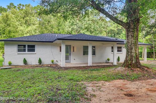 10132 Graystone Dr, Moss Point, MS, 39562-7860 | Card Image