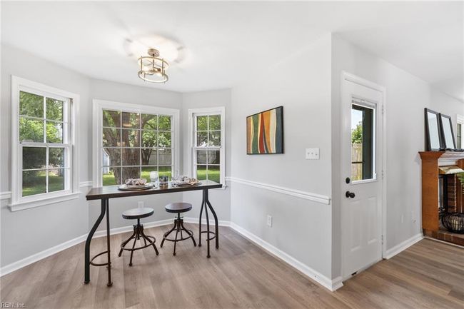 Eat in kitchen area | Image 18