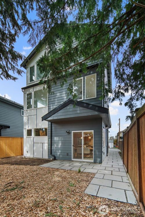 3809 Ne 89th St, Seattle, WA, 98115-3742 | Card Image